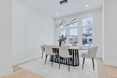 422 14 Avenue Ne, Calgary, AB - Indoor Photo Showing Dining Room