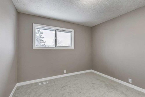4316 4A Avenue, Calgary, AB - Indoor Photo Showing Other Room