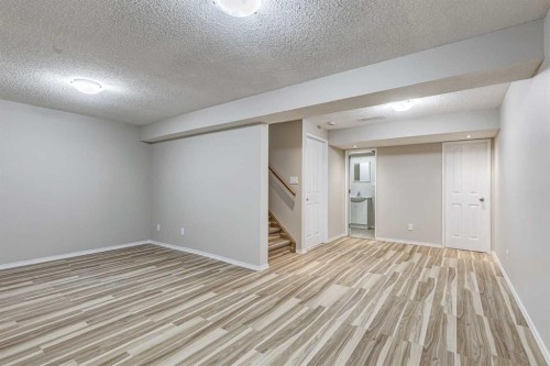 4316 4A Avenue, Calgary, AB - Indoor Photo Showing Other Room