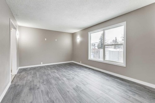 4316 4A Avenue, Calgary, AB - Indoor Photo Showing Other Room