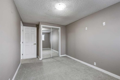 4316 4A Avenue, Calgary, AB - Indoor Photo Showing Other Room