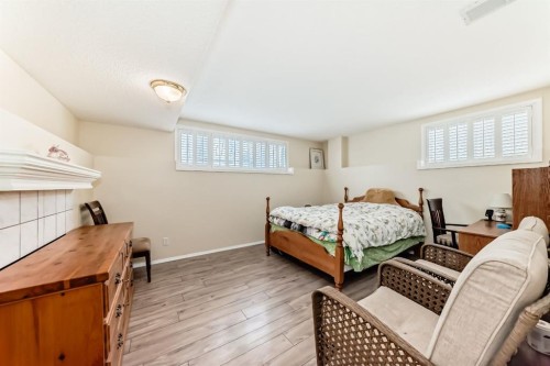 158 Somervale Close Sw, Calgary, AB - Indoor Photo Showing Bedroom