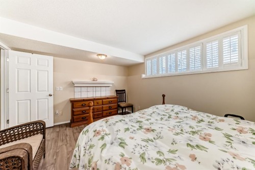 158 Somervale Close Sw, Calgary, AB - Indoor Photo Showing Bedroom