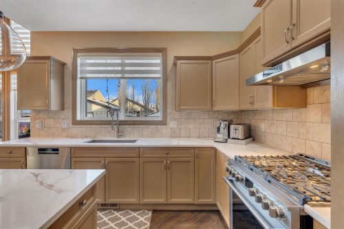 149 West Creek Boulevard, Chestermere, AB - Indoor Photo Showing Kitchen