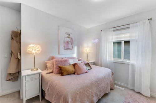 149 West Creek Boulevard, Chestermere, AB - Indoor Photo Showing Bedroom