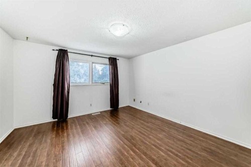 5-5400 Dalhousie Drive Nw, Calgary, AB - Indoor Photo Showing Other Room