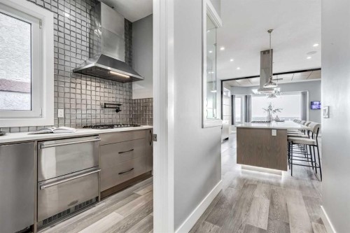 26 Patina Hill Sw, Calgary, AB - Indoor Photo Showing Kitchen With Upgraded Kitchen