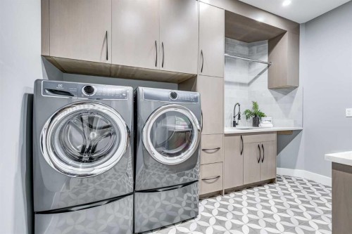 26 Patina Hill Sw, Calgary, AB - Indoor Photo Showing Laundry Room