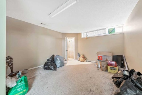 706 68 Avenue Sw, Calgary, AB - Indoor