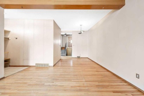 706 68 Avenue Sw, Calgary, AB - Indoor Photo Showing Other Room