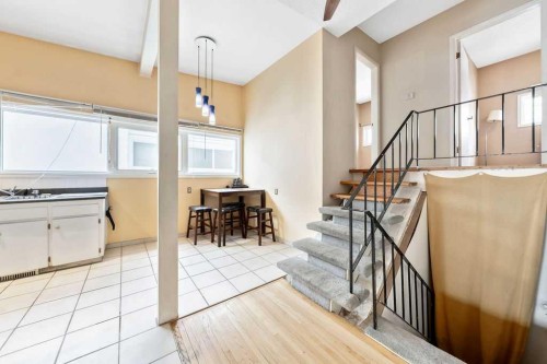 706 68 Avenue Sw, Calgary, AB - Indoor