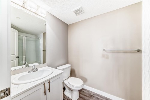 606-20 Kincora Glen Park Nw, Calgary, AB - Indoor Photo Showing Bathroom