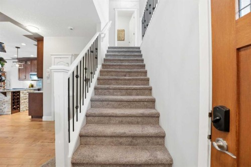 166 Fireside Bend, Cochrane, AB - Indoor Photo Showing Other Room