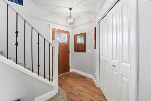 166 Fireside Bend, Cochrane, AB - Indoor Photo Showing Other Room