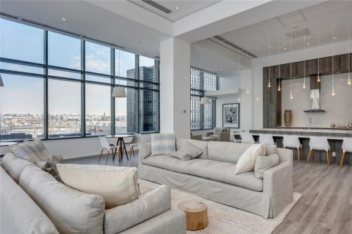 1107-615 6 Avenue Se, Calgary, AB - Indoor Photo Showing Living Room