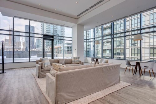 1107-615 6 Avenue Se, Calgary, AB - Indoor Photo Showing Other Room