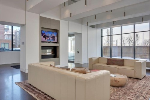 1107-615 6 Avenue Se, Calgary, AB - Indoor Photo Showing Living Room