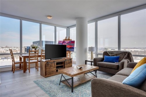 1107-615 6 Avenue Se, Calgary, AB - Indoor Photo Showing Living Room
