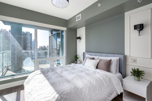 2208-930 6 Avenue Sw, Calgary, AB - Indoor Photo Showing Bedroom