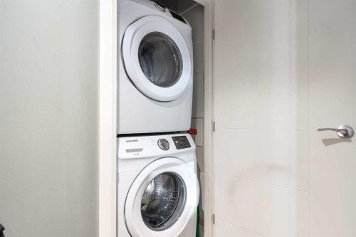 2208-930 6 Avenue Sw, Calgary, AB - Indoor Photo Showing Laundry Room
