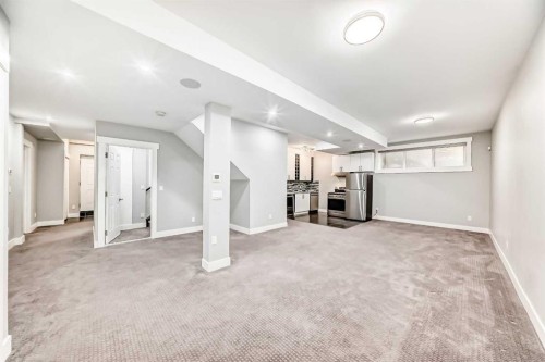 230 37 Street Nw, Calgary, AB - Indoor Photo Showing Other Room