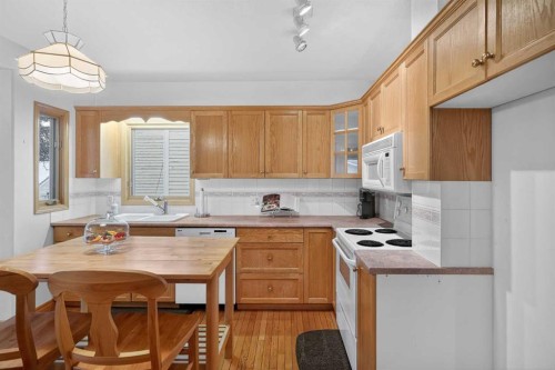 1720 11 Avenue Sw, Calgary, AB - Indoor