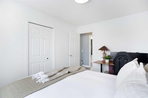2348 Reunion Rise Nw, Airdrie, AB - Indoor Photo Showing Bedroom