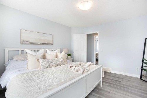 2348 Reunion Rise Nw, Airdrie, AB - Indoor Photo Showing Bedroom