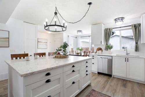 2348 Reunion Rise Nw, Airdrie, AB - Indoor Photo Showing Kitchen With Upgraded Kitchen
