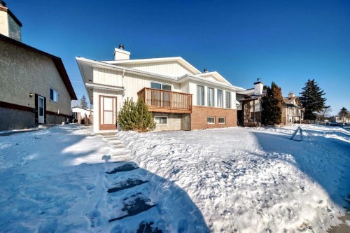 173 Castlebrook Way Ne, Calgary, AB - Outdoor