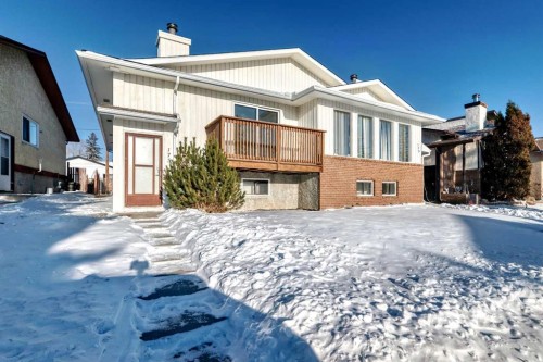 173 Castlebrook Way Ne, Calgary, AB - Outdoor