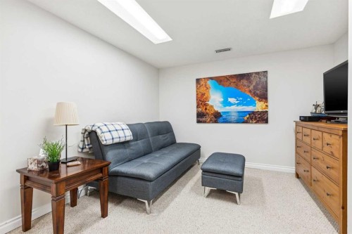 42 Cedarwood Hill Sw, Calgary, AB - Indoor
