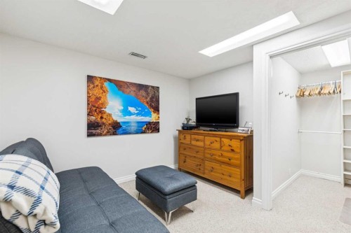 42 Cedarwood Hill Sw, Calgary, AB - Indoor