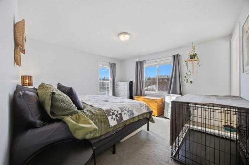 172 Somme Manor Sw, Calgary, AB - Indoor Photo Showing Bedroom
