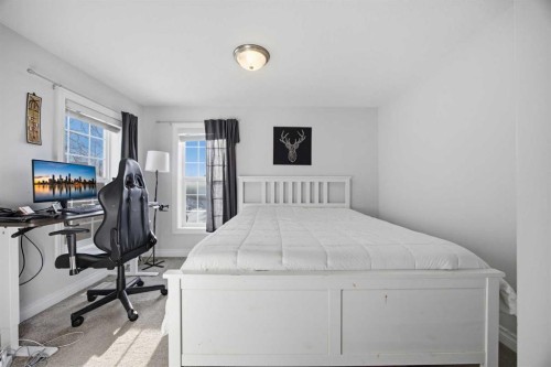 172 Somme Manor Sw, Calgary, AB - Indoor Photo Showing Bedroom