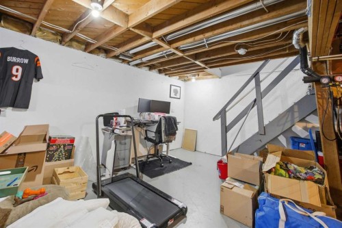 172 Somme Manor Sw, Calgary, AB - Indoor Photo Showing Basement