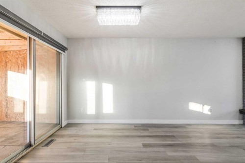 255 Rundleridge Drive Ne, Calgary, AB - Indoor Photo Showing Other Room