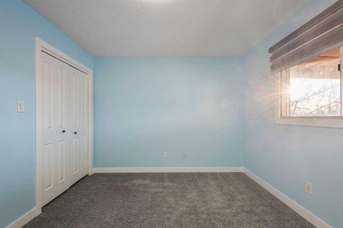 255 Rundleridge Drive Ne, Calgary, AB - Indoor Photo Showing Other Room