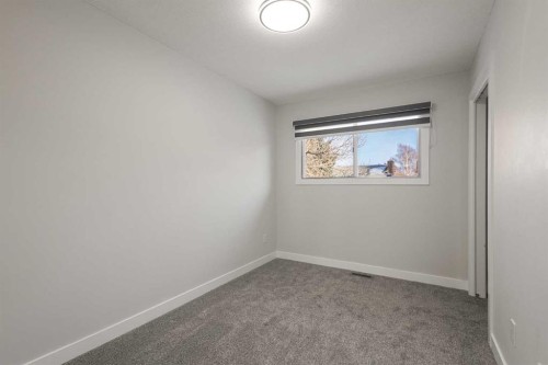 255 Rundleridge Drive Ne, Calgary, AB - Indoor Photo Showing Other Room