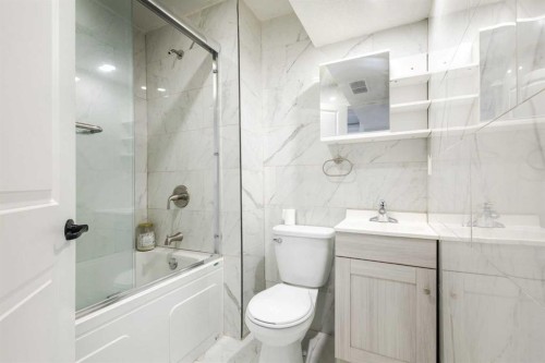 255 Rundleridge Drive Ne, Calgary, AB - Indoor Photo Showing Bathroom