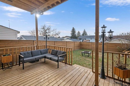 255 Rundleridge Drive Ne, Calgary, AB - Outdoor With Deck Patio Veranda With Exterior