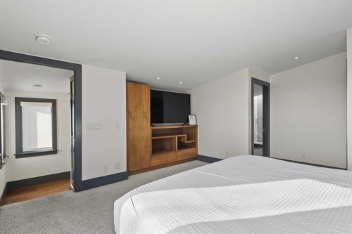 2217 17 Street Sw, Calgary, AB - Indoor Photo Showing Bedroom