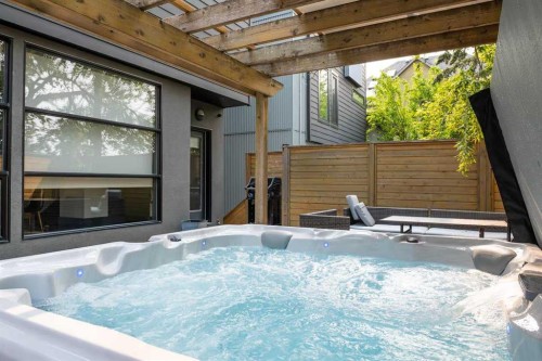 2217 17 Street Sw, Calgary, AB - Outdoor With Exterior