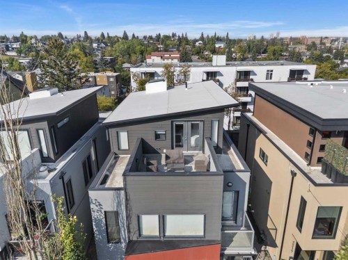 2217 17 Street Sw, Calgary, AB - Outdoor