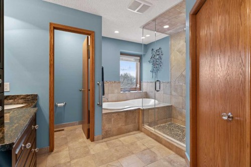11 Sun Canyon Park Se, Calgary, AB - Indoor Photo Showing Bathroom