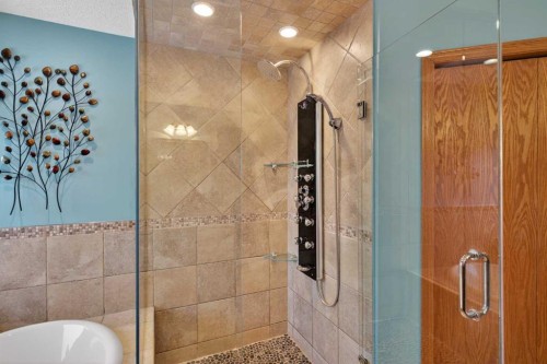 11 Sun Canyon Park Se, Calgary, AB - Indoor Photo Showing Bathroom