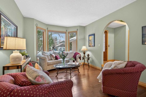 11 Sun Canyon Park Se, Calgary, AB - Indoor Photo Showing Living Room