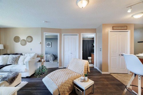 3418-60 Panatella Street Nw, Calgary, AB - Indoor Photo Showing Living Room