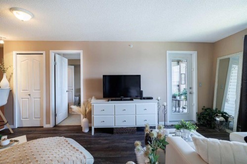 3418-60 Panatella Street Nw, Calgary, AB - Indoor Photo Showing Other Room