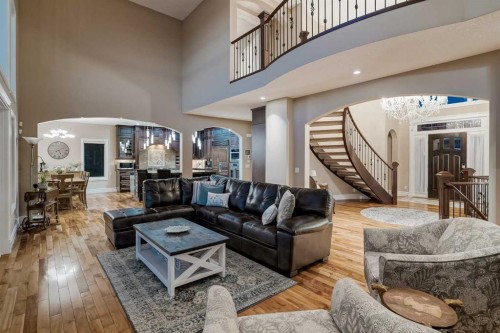30 Cranridge Heights Se, Calgary, AB - Indoor Photo Showing Living Room